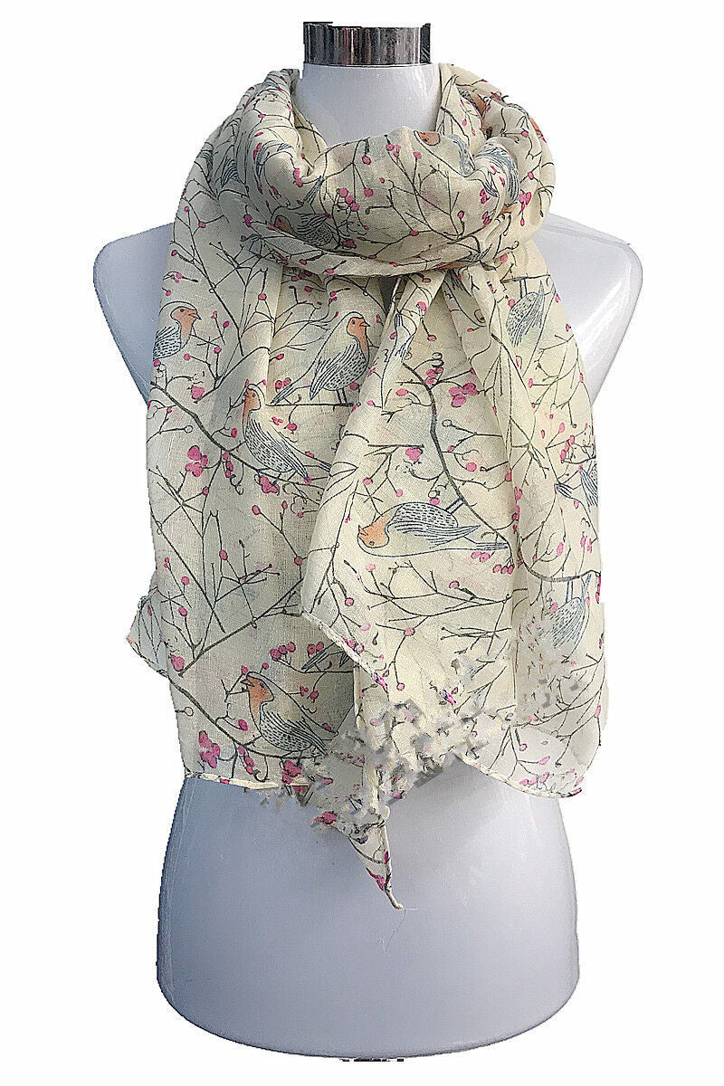 Robin with Tree Pattern Scarf